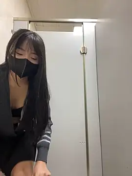 Snapshot of Asia-Lynn chatting on 12.04.24 Asia-Lynn online show from 12.04.24