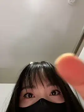 Snapshot of Asia-Lynn chatting on 12.13.24 Asia-Lynn online show from 12.13.24