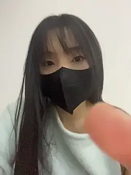Snapshot of Asia-Lynn chatting on 04.21.26 Asia-Lynn online show from 04.21.26