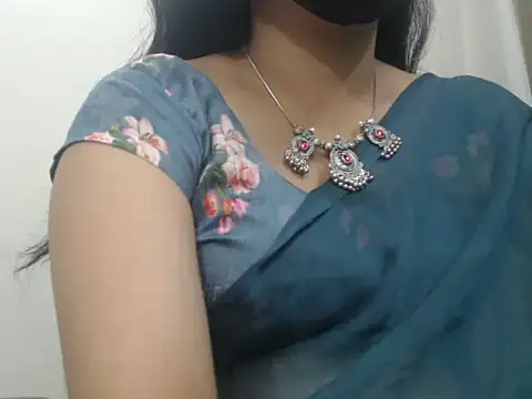 Snapshot of Lovely_Siri_23 chatting on 04.26.26 Lovely Siri 23 online show from 04.26.26