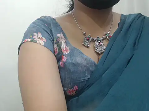 Snapshot of Lovely_Siri_23 chatting on 04.26.26 Lovely Siri 23 online show from 04.26.26