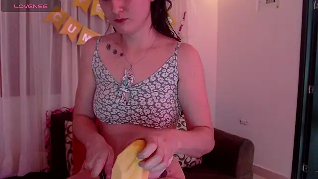 Snapshot of AlissonnFoxx chatting on 02.23.25 AlissonnFoxx online show from 02.23.25