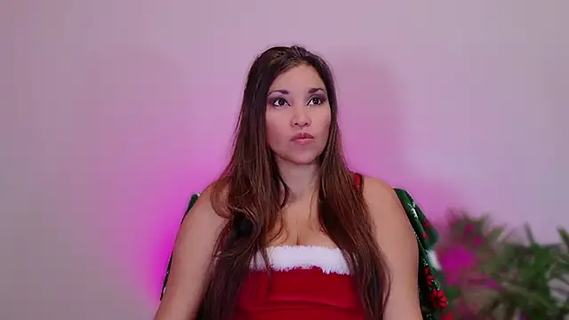 Snapshot of DivineLynn chatting on 12.09.24 DivineLynn online show from 12.09.24