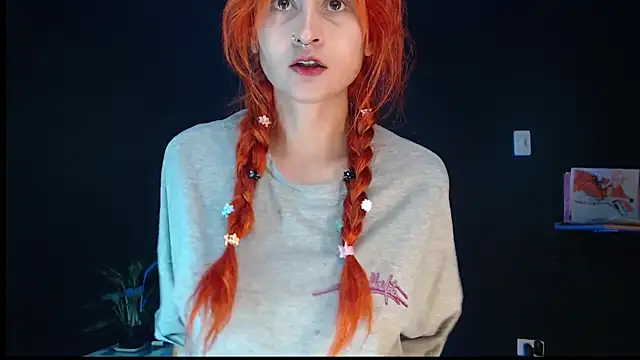 Snapshot of skinny_Raven chatting on 10.07.25 skinny Raven online show from 10.07.25