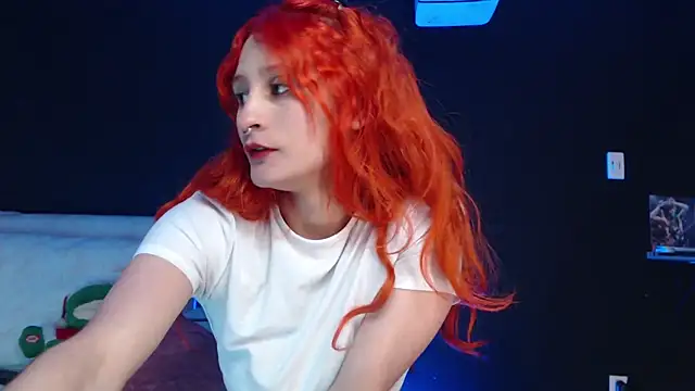 Snapshot of skinny_Raven chatting on 12.16.25 skinny Raven online show from 12.16.25