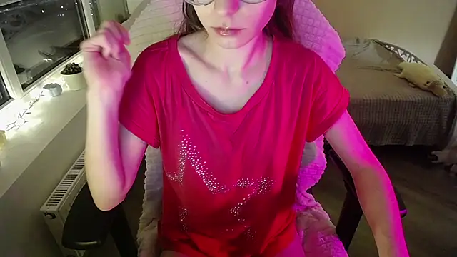 Snapshot of MissLinaDream chatting on 05.25.26 MissLinaDream online show from 05.25.26