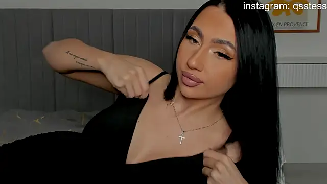 Snapshot of qsstess chatting on 01.04.25 qsstess online show from 01.04.25