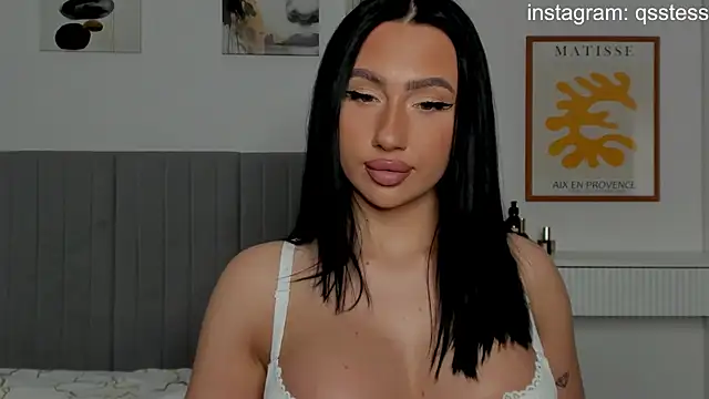 Snapshot of qsstess chatting on 01.05.25 qsstess online show from 01.05.25