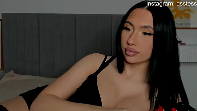 Snapshot of qsstess chatting on 01.11.25 qsstess online show from 01.11.25