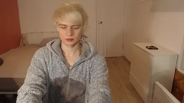 Oliver sweet  online show from 12.23.25