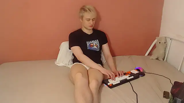 Oliver sweet  online show from 03.13.26