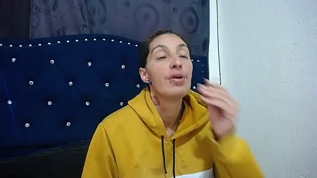 Snapshot of anyu1306 chatting on 12.20.24 anyu1306 online show from 12.20.24