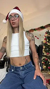 Snapshot of Miss_sagitario chatting on 12.17.25 Miss sagitario online show from 12.17.25