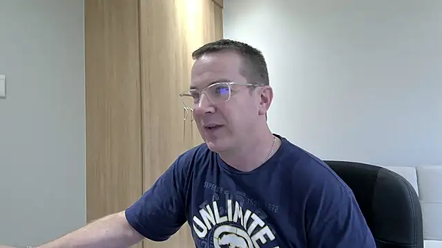 BrettJ81 online show from 01.11.25