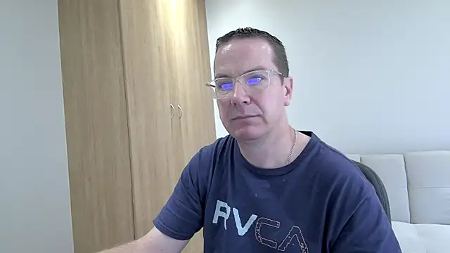 BrettJ81 online show from 02.02.25