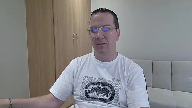 BrettJ81 online show from 11.30.25