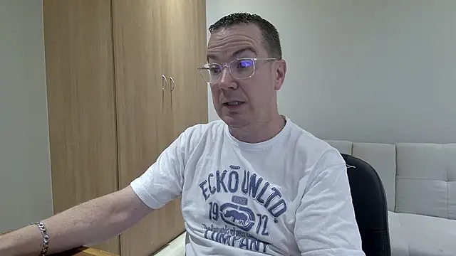 BrettJ81 online show from 02.28.26