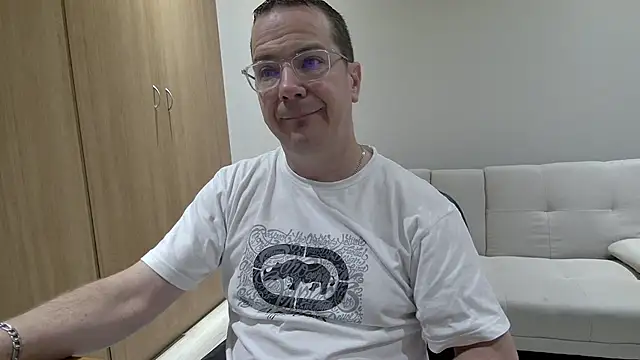 BrettJ81 online show from 04.05.26