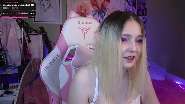 Evie Ro online show from 12.10.24