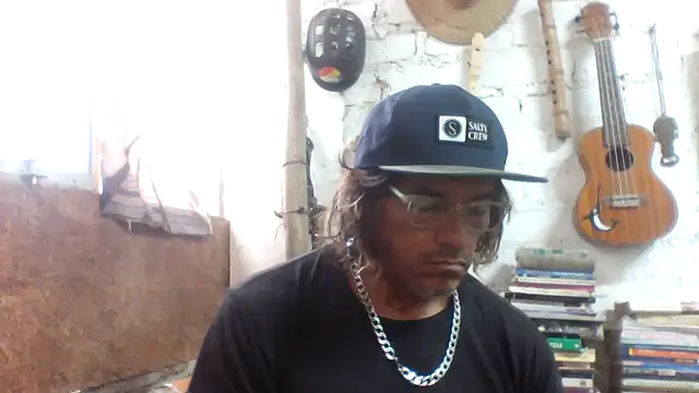 Snapshot of kvr27 chatting on 04.23.26 kvr27 online show from 04.23.26