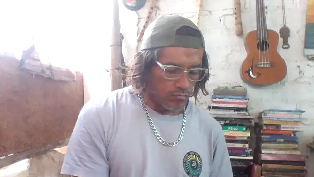 Snapshot of kvr27 chatting on 04.24.26 kvr27 online show from 04.24.26