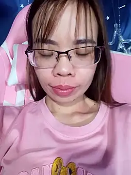 Snapshot of __Mai-love19__ chatting on 02.15.25 Mai-love19 online show from 02.15.25