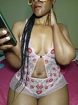 Snapshot of BabySweetDee chatting on 06.18.26 BabySweetDee online show from 06.18.26