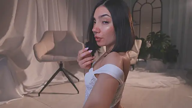 Snapshot of AmyArmstrong chatting on 02.04.26 AmyArmstrong online show from 02.04.26