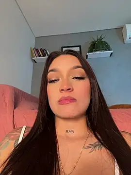 Snapshot of DaniDusan_ chatting on 04.19.26 DaniDusan online show from 04.19.26