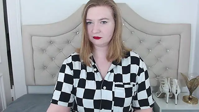 LaraDream online show from 01.24.25