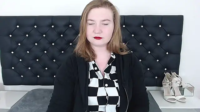 LaraDream online show from 02.19.25