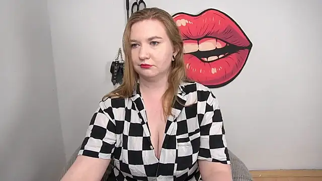 LaraDream online show from 11.05.25