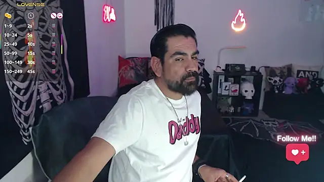 soyelcarlitos  online show from 05.12.26
