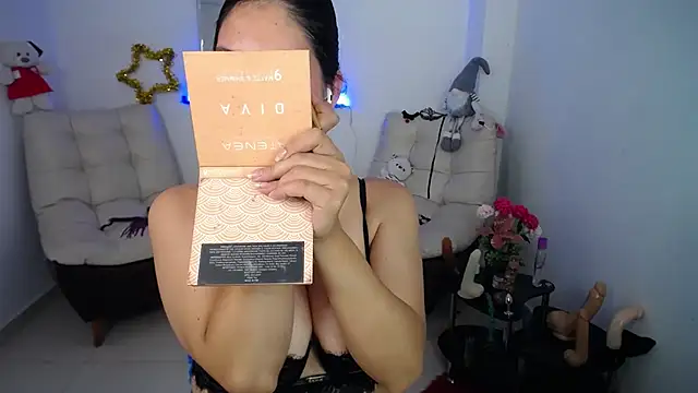 Snapshot of susan_smith18 chatting on 01.11.25 susan smith18 online show from 01.11.25