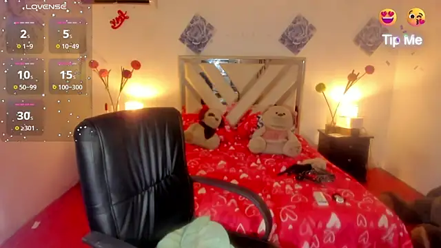 Miagrace online show from 11.28.25