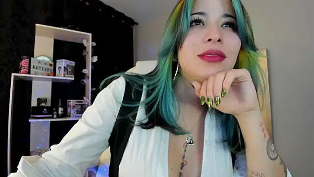 Snapshot of Laughing_Naty chatting on 12.19.24 Laughing Naty online show from 12.19.24