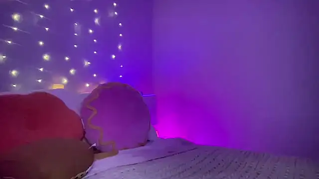 Snapshot of Fitnessbabe69 chatting on 01.08.25 Fitnessbabe69 online show from 01.08.25